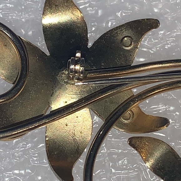 Gold Tone with Faux Pearls Floral Brooch Pin - Picture 9 of 11